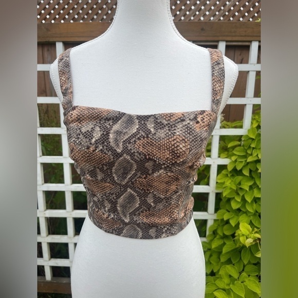 Dynamite Top - Picture 2 of 4